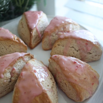 Traditional Scones *Strawberry 