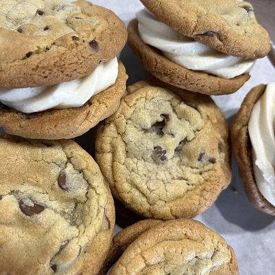 3 Cookie Sandwiches - Gable Box