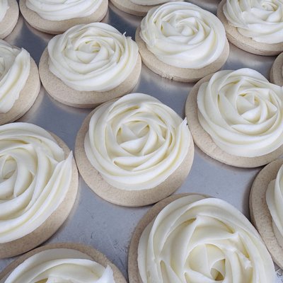 Sugar Cookies With Buttercream Frosting