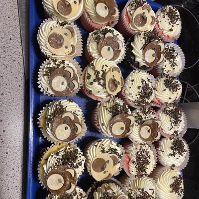 Customized 12 Cupcake 
