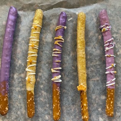 Dipped Pretzels 🥨 