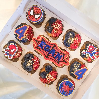 CAKE TOPPERS & CHARMS