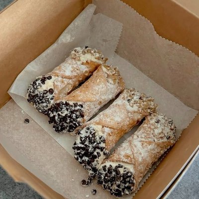 Chocolate Chip Cannoli(4piece)