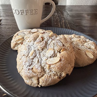 Almond Croissant Cookies 