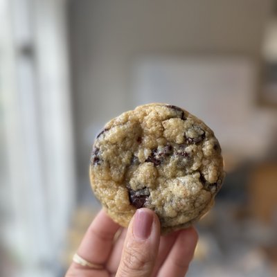 Box of 6 Sourdough Chocolate Chip Cookies