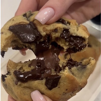 Nutella Stuffed Chocolate Chip Cookie (1)
