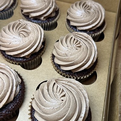 Chocolate Cupcakes - 1 Dozen
