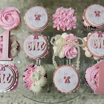 Signature Dozen Cupcakes