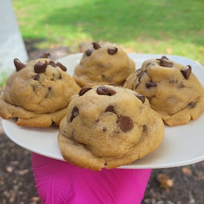 Gourmet Colossal Chocolate Chip Cookie