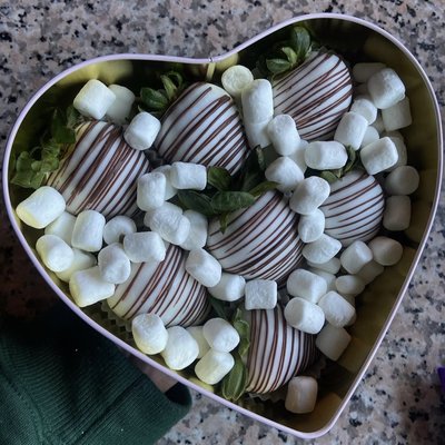 Chocolate Covered Strawberries 🍓 6ct VALENTINES DAY (13TH-15TH)