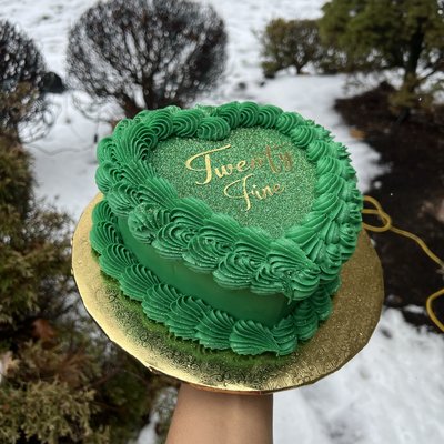 Single Layer Basic Heart Cake 