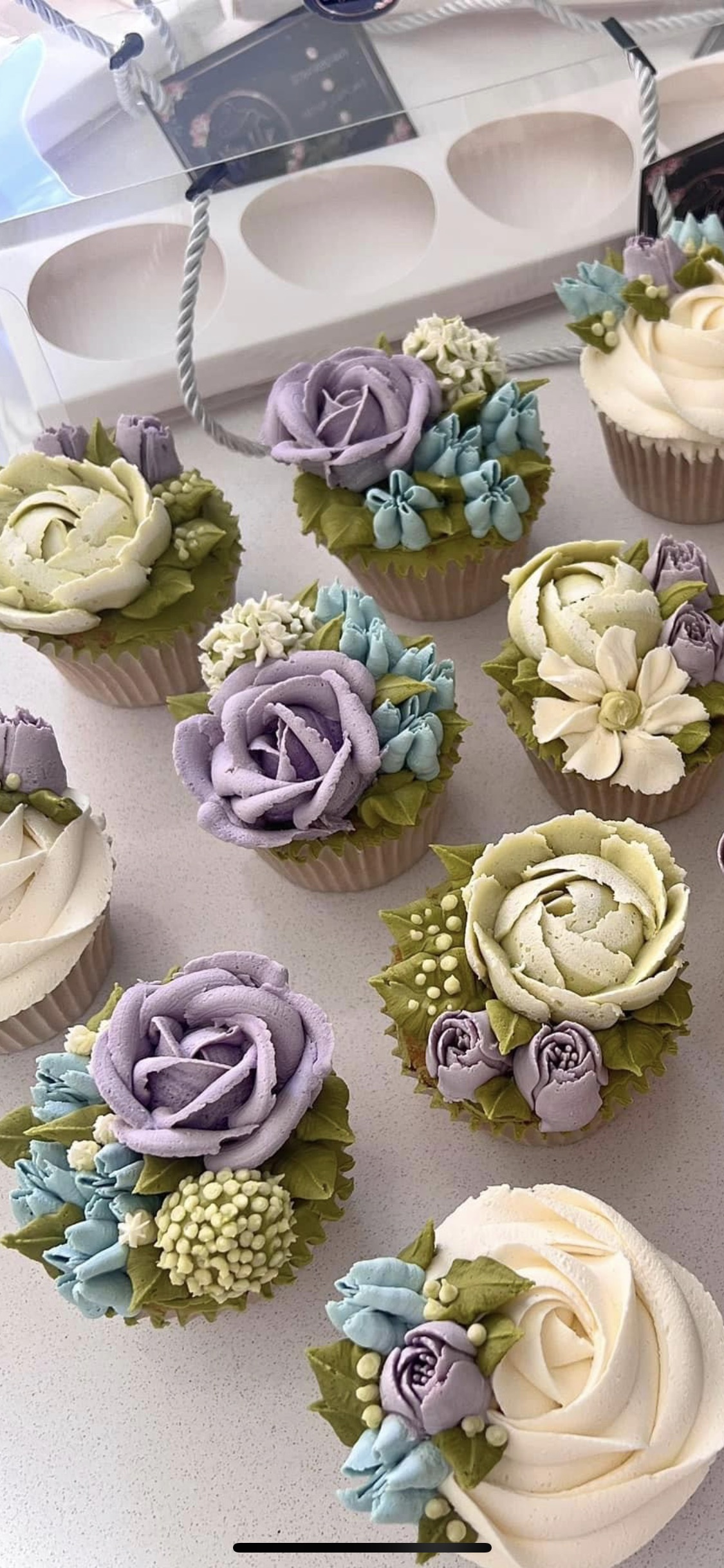 Box Of 12 Cupcake Blooms