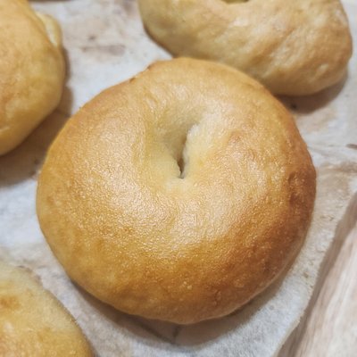 Plain Bagels (4)