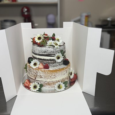 Baby Shower Simi Naked Cake 