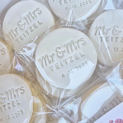 Mr & Mrs Personalised Wedding Cookies