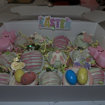 6 Chocolate Strawberries (ADD ON)