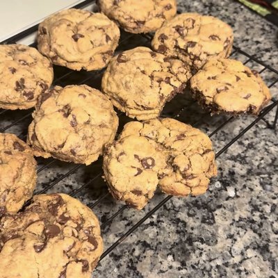 One Dozen GLUTEN-FREE Brown butter Chocolate Chip Cookies 