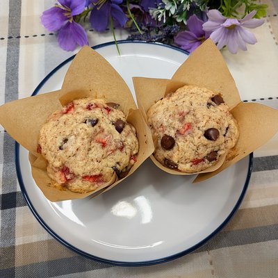 Strawberry Chocolate Muffins (6) 🌿