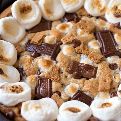 S'mores Cookie Cake