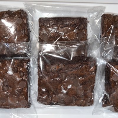 Chocolate Chip Brownies 6-Count