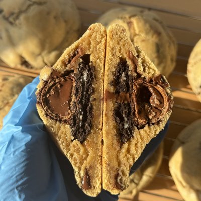 Oreo & Ferrero Rondior Stuffed Choc Chip Cookie 