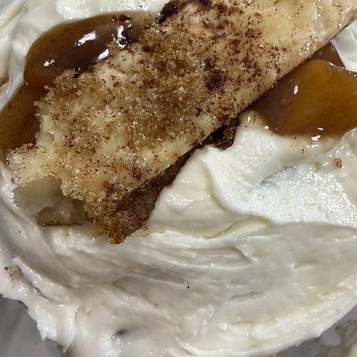 Peach Cobbler Cinnamon Rolls