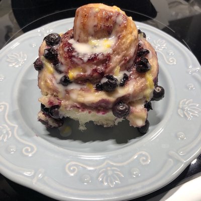 Sourdough Lemon Blueberry Pull-Apart Rolls With Lemon Glaze (8 Rolls)