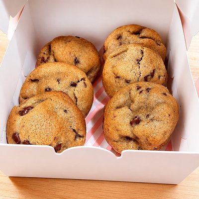 Brown Butter Chocolate Chip Cookie 