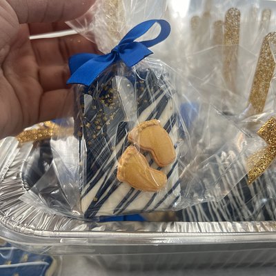 1 Dozen Chocolate Dipped Rice Krispy Treats