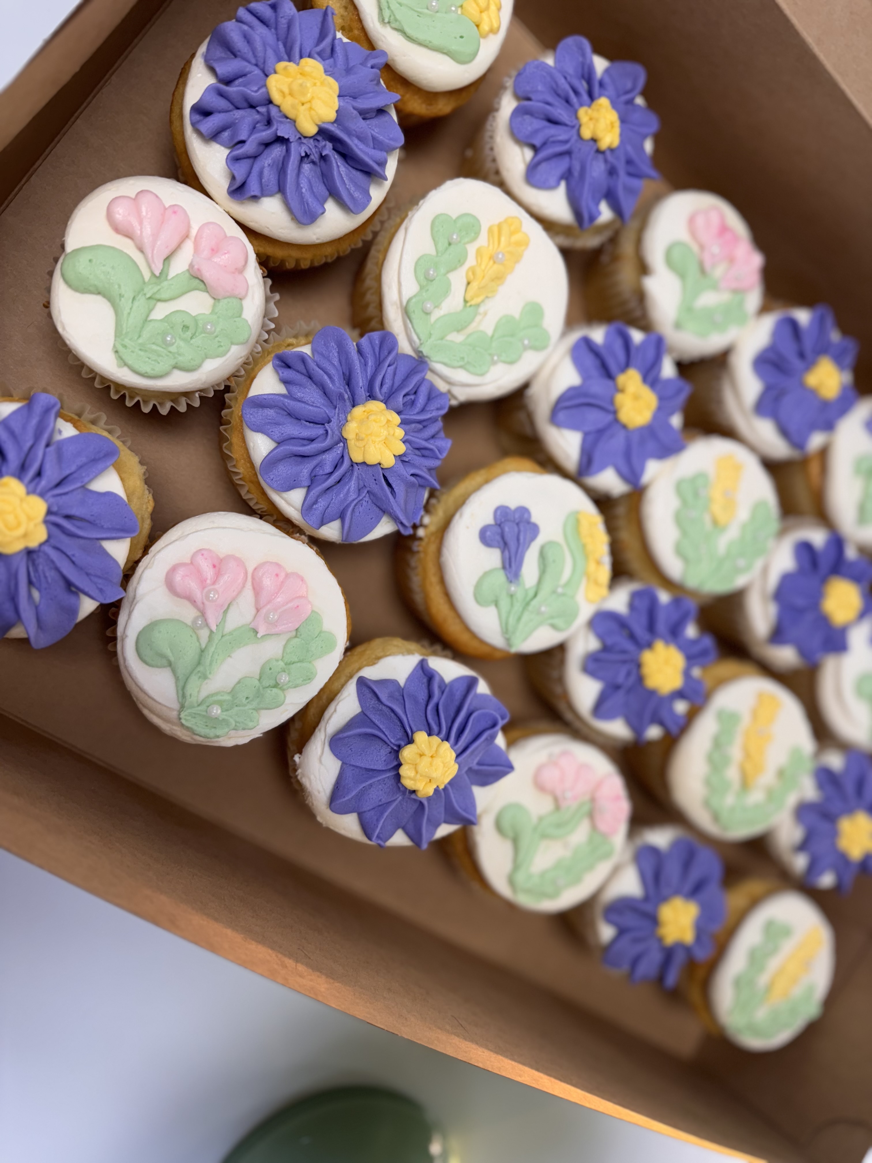 Dozen Cupcakes 