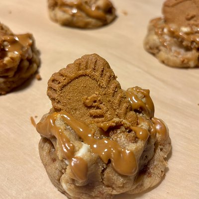 Deluxe Biscoff Cookies (4 Count)
