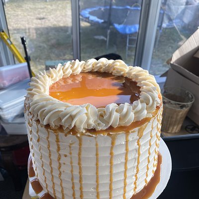 French Vanilla Caramel Cake