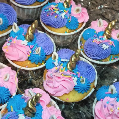 Elegant Cupcakes 
