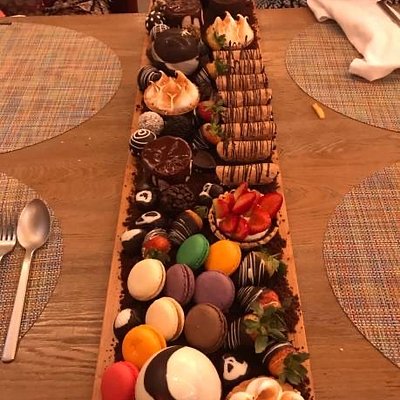 Dessert Charcuterie Board-Large (serves 15–20) – $135