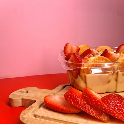 Large Strawberry Banana Pudding 