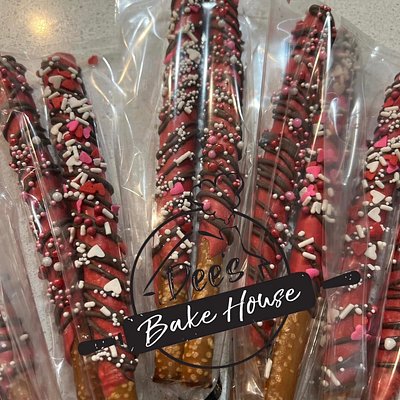 Chocolate Dipped Pretzel Rods