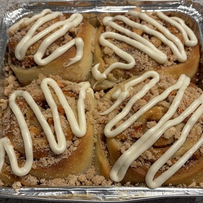 Peach Cobbler Cinnamon Rolls (4 Count)