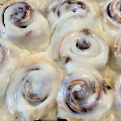 Regular⭐️Half Dozen Cinnamon Buns⭐️ 