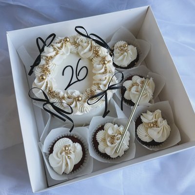 Bento Cake + 5 Cupcakes (for 10-12pp)
