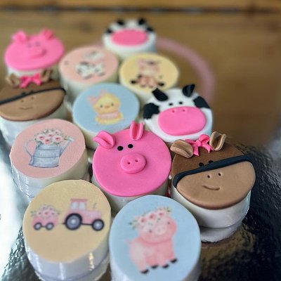 1 Dz Treat W/ 1/2 Dz Decoration Package 
