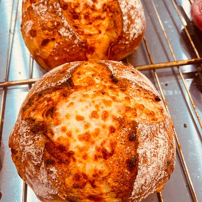 Cheesy Garlic Artisan