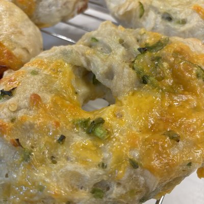 Jalapeño Cheese Bagels