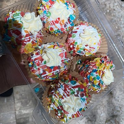 Fruit Pebbles Cheesecake Stuffed Berries 6pc 