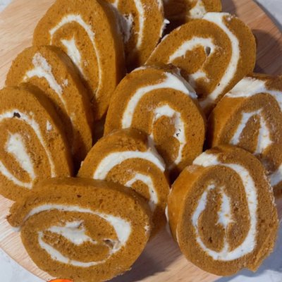 PUMPKIN ROLLS 