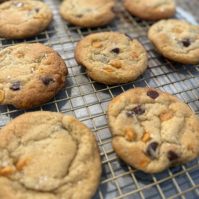 Salted Caramel Chocolate Chip Cookie (1)