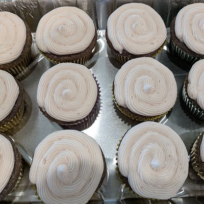Vegan Dozen Strawberry Cupcakes 