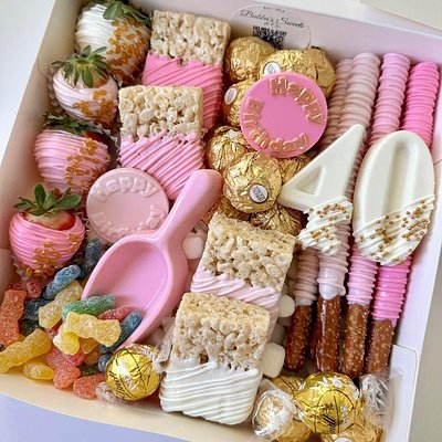 Deluxe Charcuterie Box