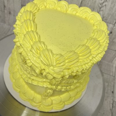 6 Inch Vintage Heart Cake ( Small)