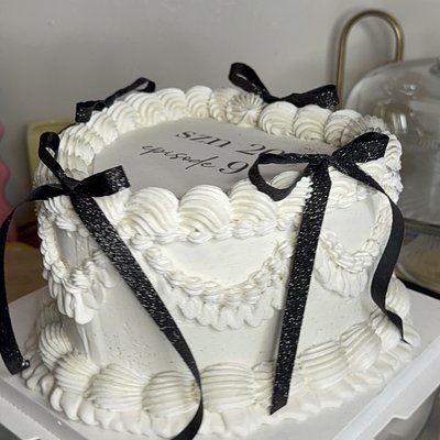 6” Heart Cake