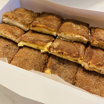 Churro Cheesecake Bars